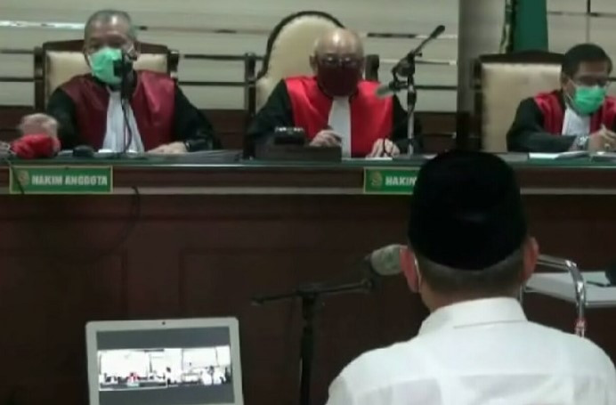 Sidang Perdana, Bupati...