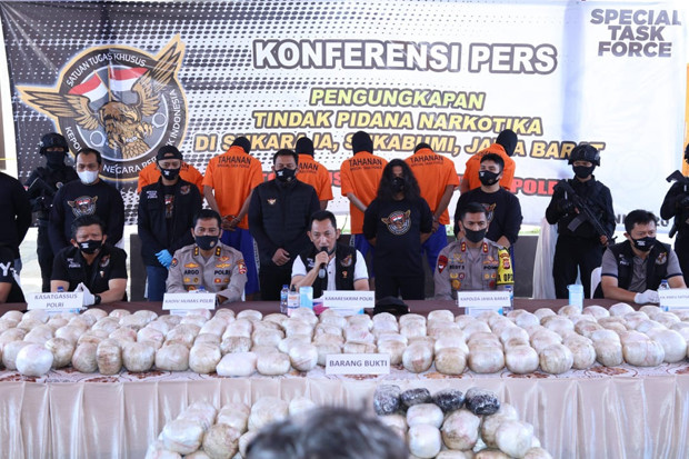 Ungkap 402 Kg Sabu,...