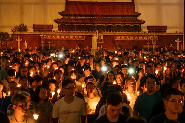 Peringati Tragedi Tiananmen,...