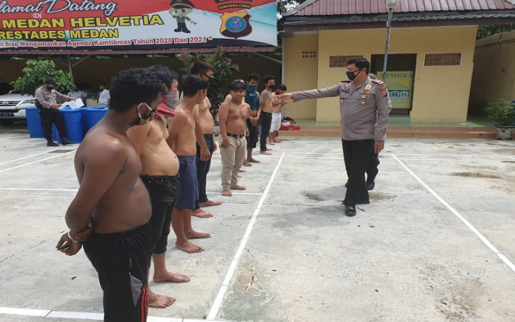 9 Preman yang Pungli...