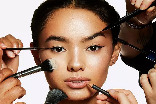 5 Tips Makeup Cepat...