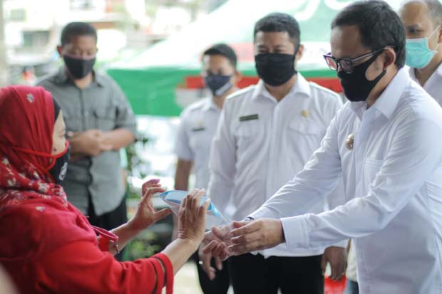450 Pelindung Wajah...
