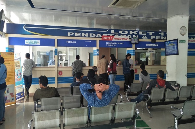 Ekonomi Sedang Sulit,...