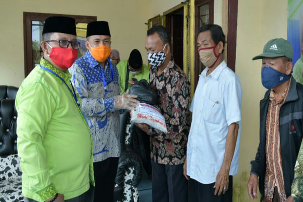 Bupati Batubara Berikan...