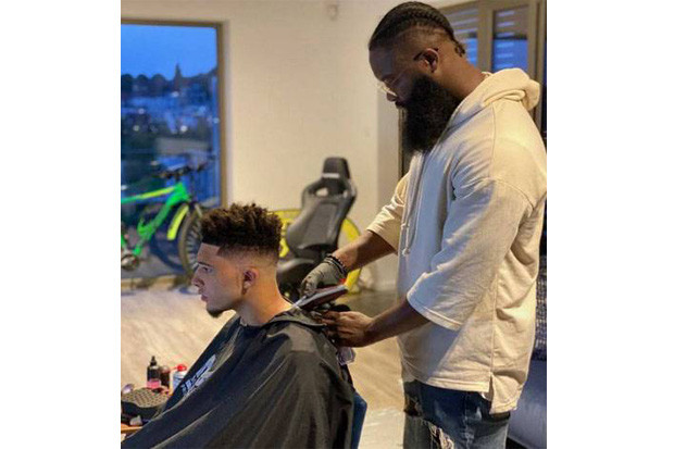 Gara-Gara Potong Rambut,...