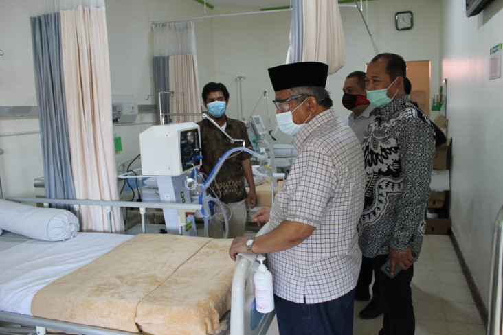Bantu Tangani Pasien...
