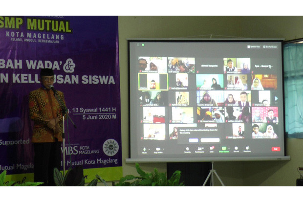 Hindari Kerumunan, SMP...