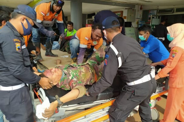 Sebelum Jatuh, Helikopter...