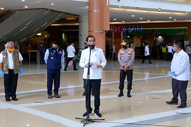 Lebih Perhatian ke Mal,...
