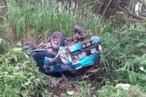 Minibus Masuk Jurang...