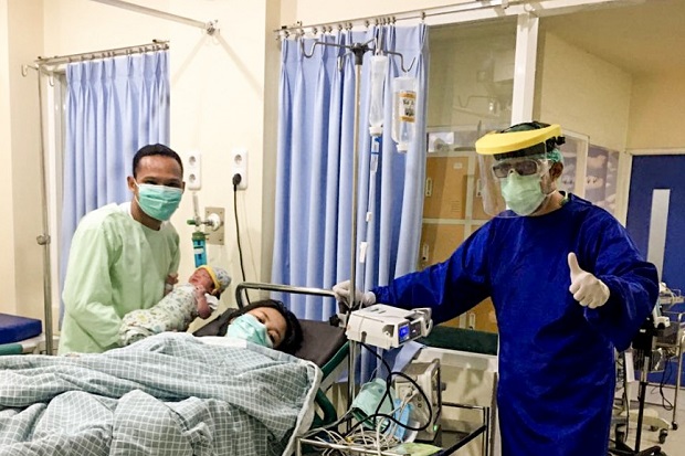 Istri Melahirkan, Pemain...