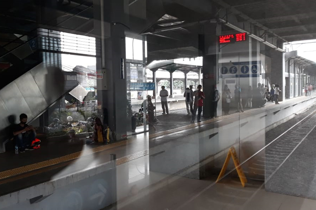 Berbeda dari Stasiun...