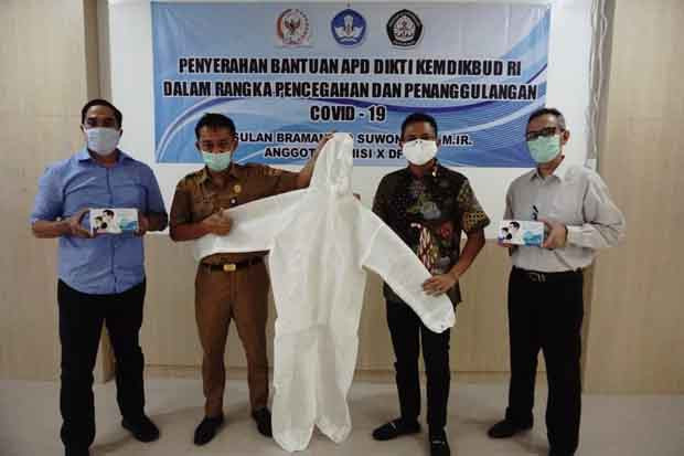 Mas Bram Serahkan Bantuan...