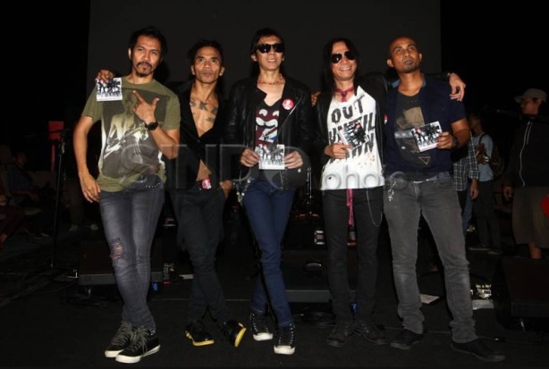 Kaka Slank Ajak Masyarakat...