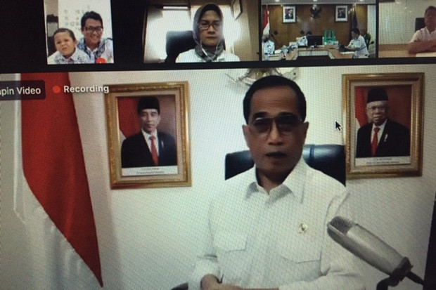 Menhub: Jaga Jarak dan...