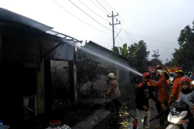 Lupa Isi Botol Bensin,...