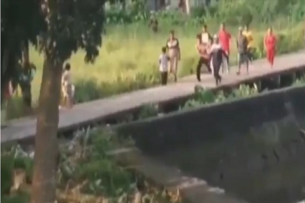 Buntut Masalah Anak,...