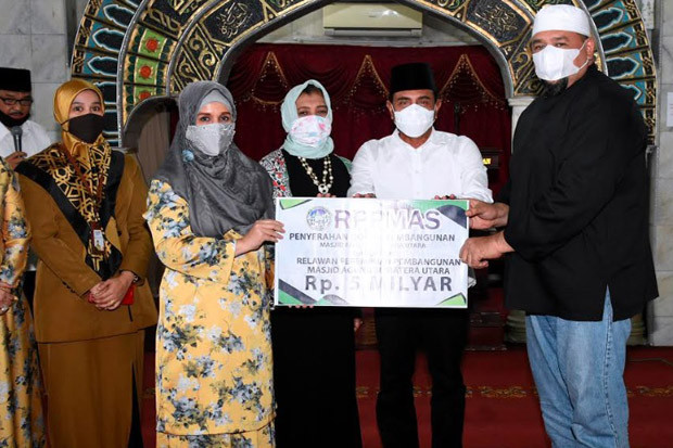 Relawan Perempuan Donasikan...