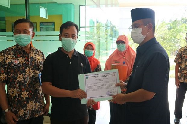 Pasien Positif COVID-19...