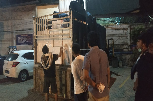 Bea Cukai Semarang Tangkap...