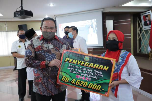 Bupati Muba Beri Bantuan...
