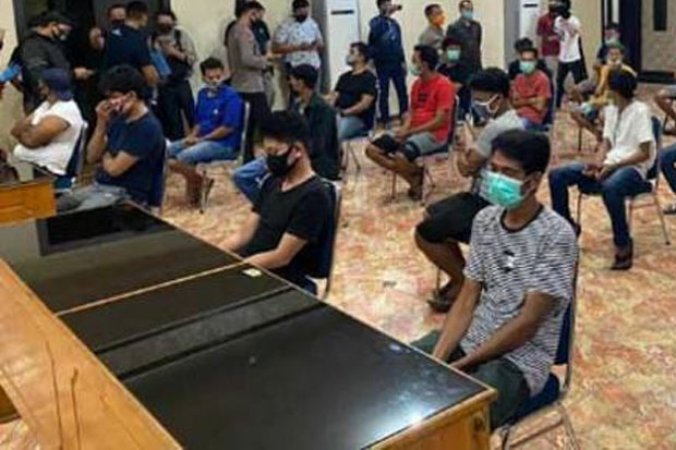 Warga yang Terlibat...
