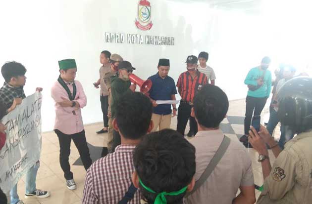 Mahasiswa Minta Pemkot...