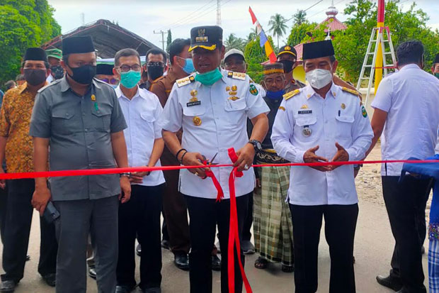 Bupati Luwu Resmikan...