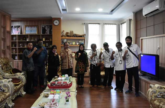 13 Sekolah di Pelosok...