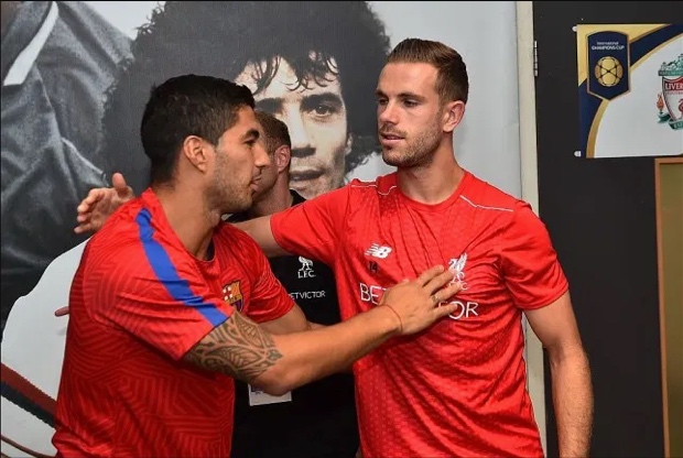 Menolak Ditindas Suarez,...