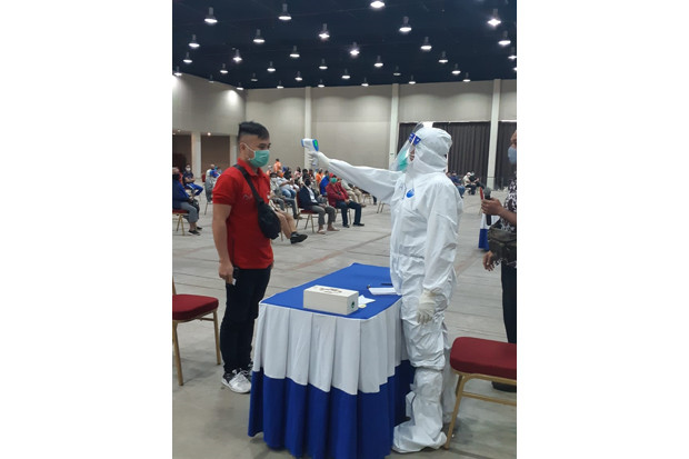 Jelang Pembukaan, Karyawan...