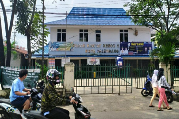 Puluhan Pedagang Pasar...