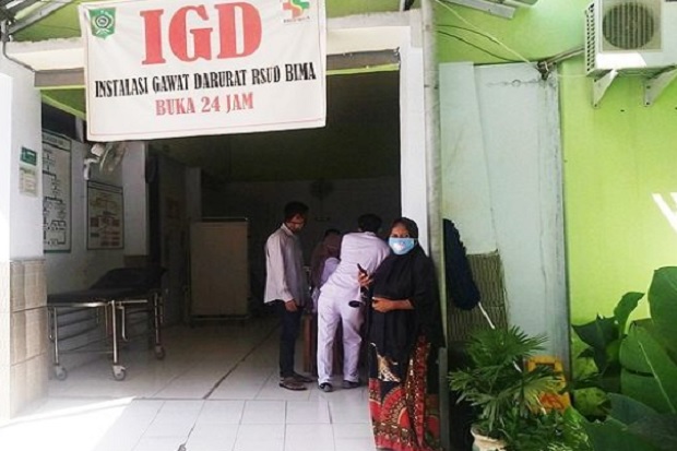 Kesal Perawat Tertidur,...