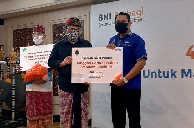 BNI Berbagi 4.000 Paket...