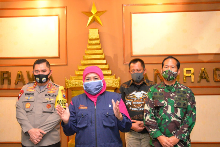 Gubernur Khofifah Bagikan...