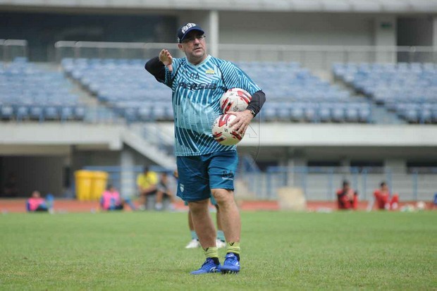 Program Latihan Persib...
