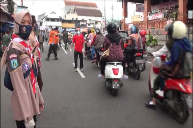 Wisatawan di Pacet Membeludak,...