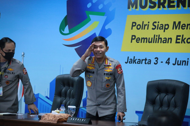 Usut Penyelewengan Dana...