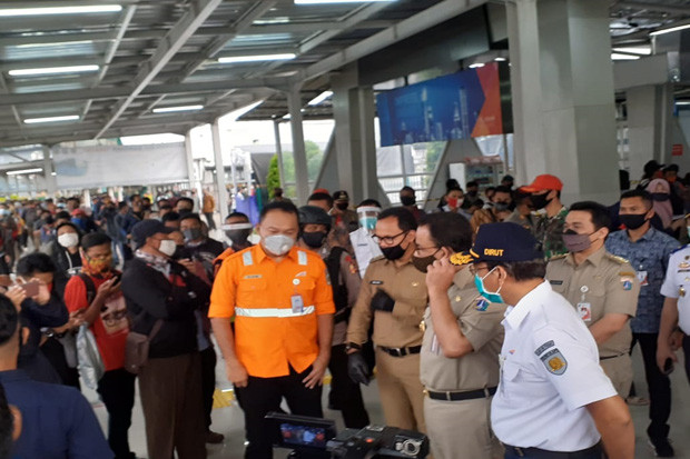 Anies Sebut Shift Kerja...