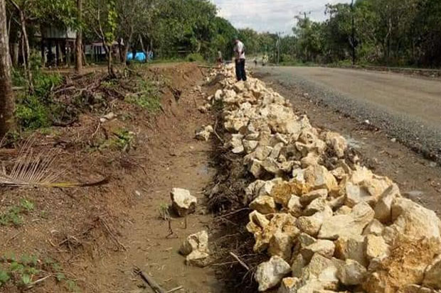 Proyek Jalan di Kecamatan...
