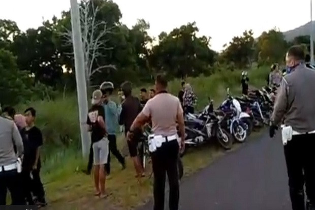Polisi Gerebek Balapan...