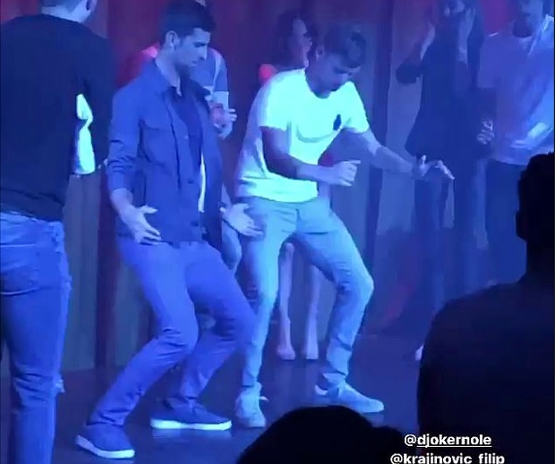 Tanpa Jarak Sosial,...