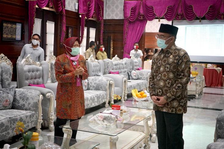 Penjelasan Risma ke...