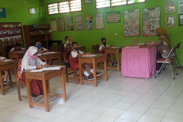 Sejumlah Sekolah di...