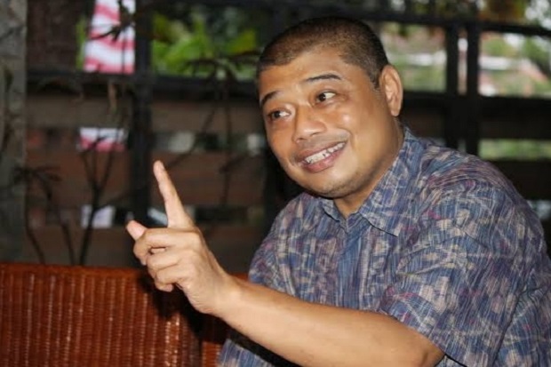 Ketimbang Bahas HIP,...
