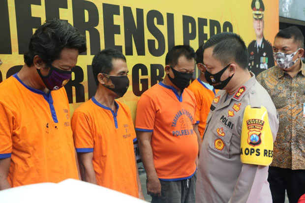 Polres Gresik Bongkar...