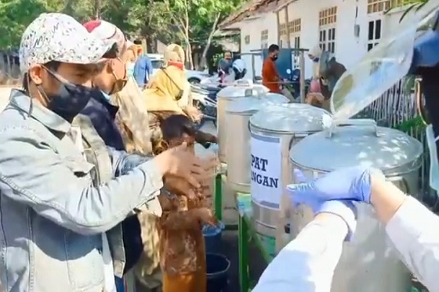 Ribuan Santri di Pasuruan...