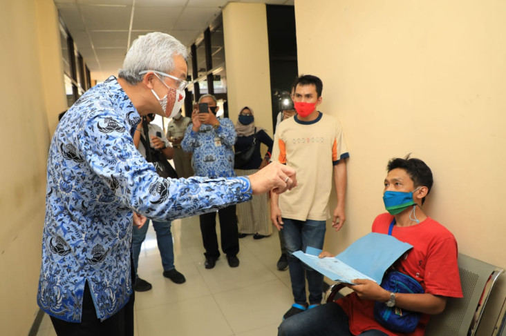 PPDB Hari Pertama di...