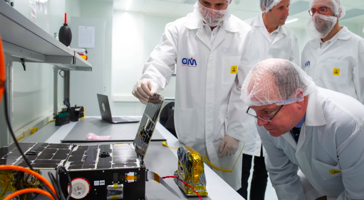 Bangun Cubesat di Monako,...