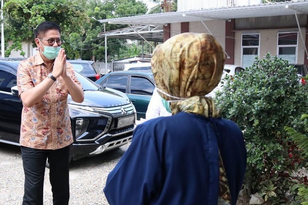 Anggota DPR Ini Bantu...